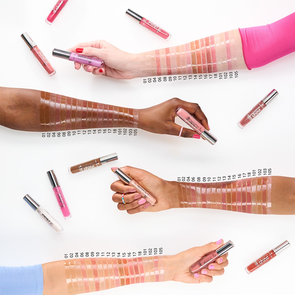 ESSENCE EXTREME SHINE VOLUME LIPGLOSS (5ML) - 01 CRYSTAL CLEAR - Image 4